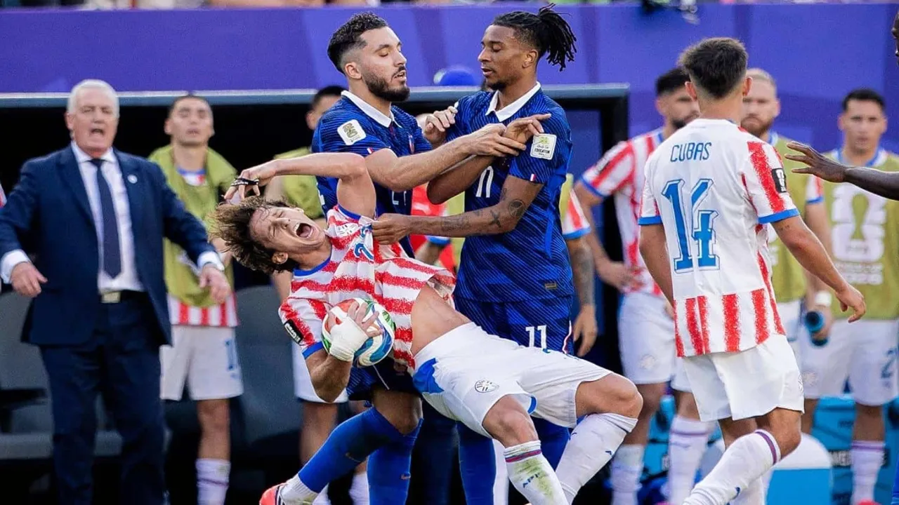 Tiru Donald Trump, Perancis Ajukan Pencabutan Kartu Kuning Olise ke FIFA