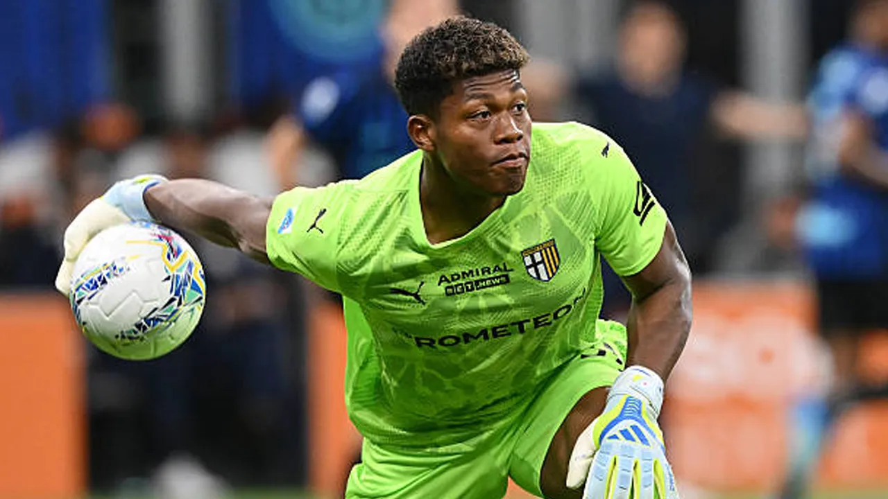 Zion Suzuki Jadi Kandidat Terdepan Pengganti Emiliano Martinez di Aston Villa