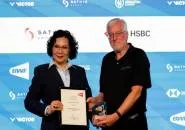 David Turner Terima Penghargaan Dari Federasi Badminton Dunia