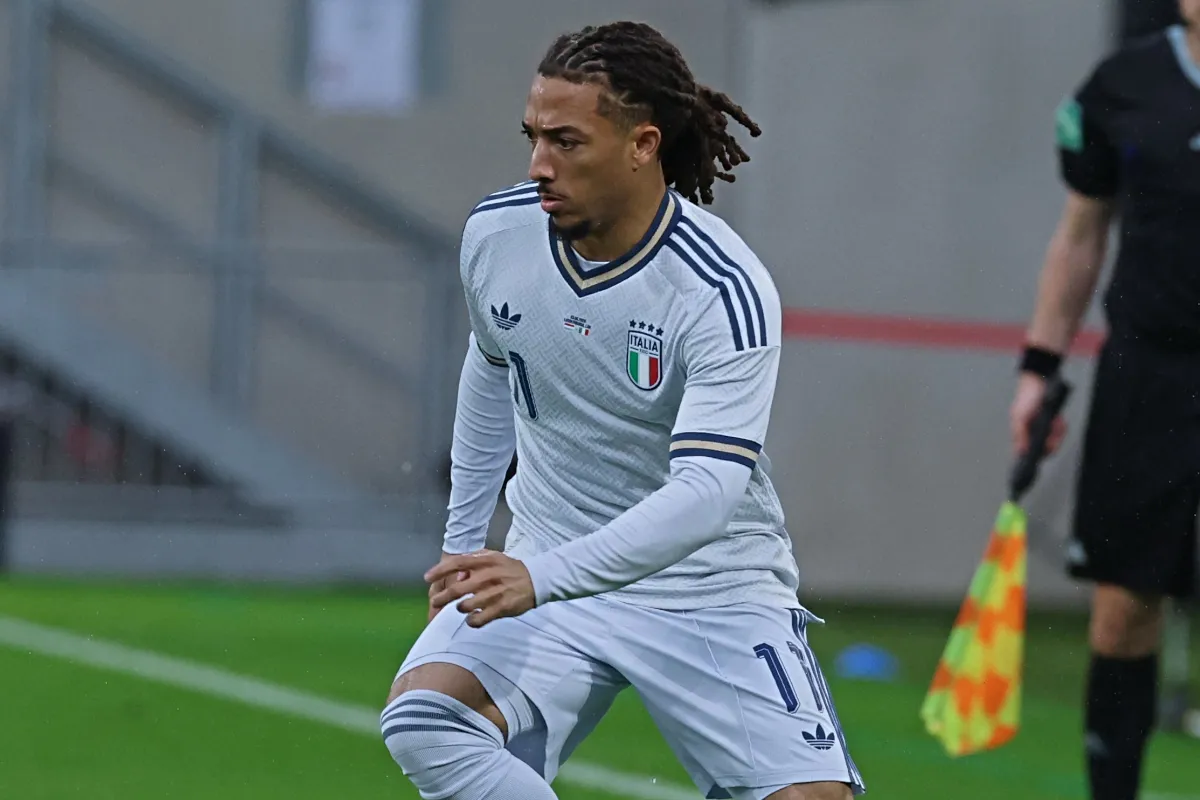 Fiorentina Siap Hadang Tawaran Paris FC untuk Koleosho dari Burnley - sumber: (footballitalia)