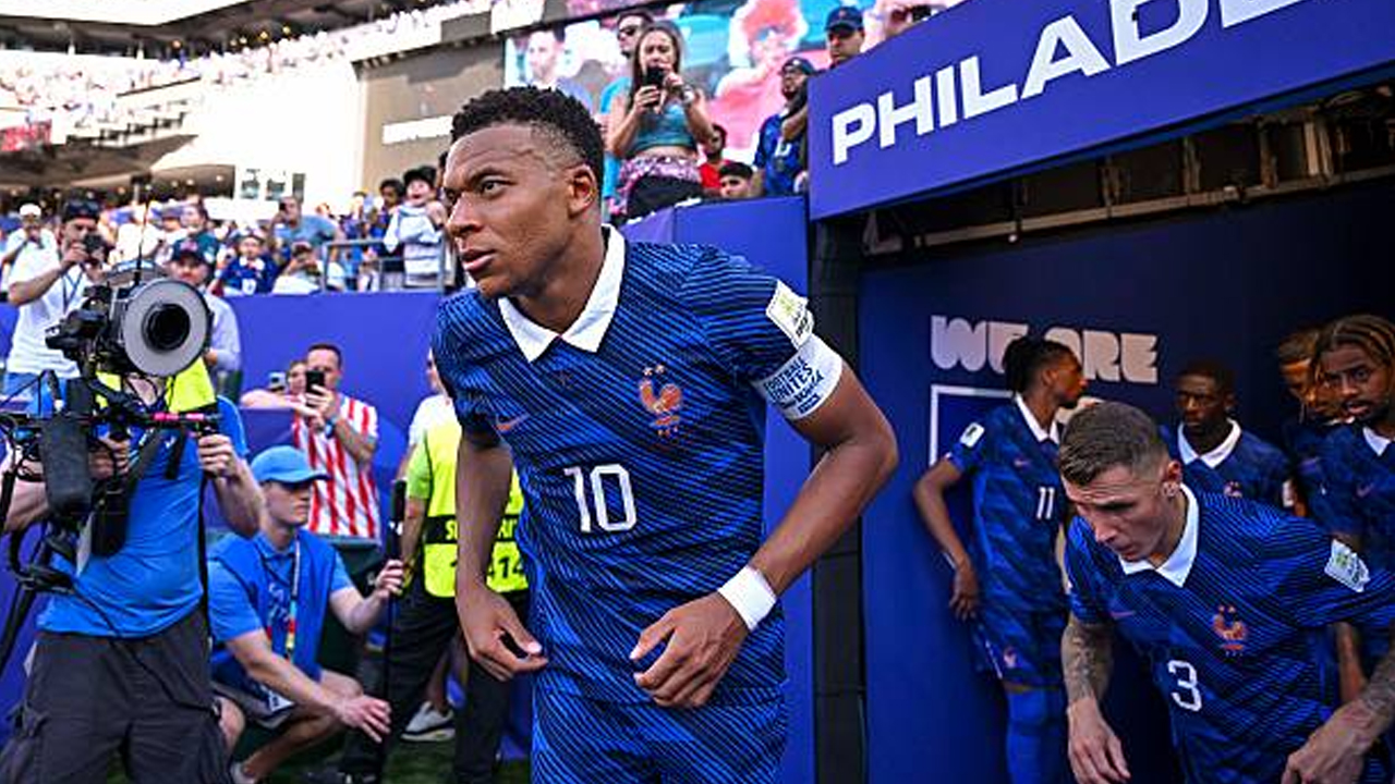 Gianni Infantino Kecam Pernyataan Rasis Kepada Kylian Mbappe