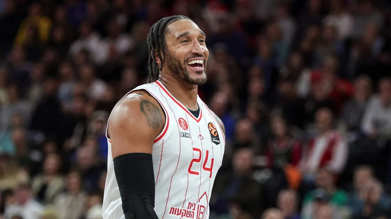 Hapoel Tel Aviv sepakat untuk pertahankan Ish Wainright.