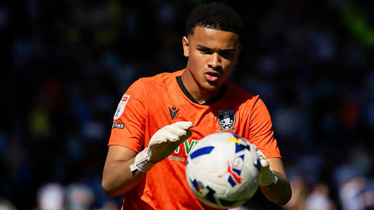 QPR Ingin Pinjam Pierce Charles dari Manchester City