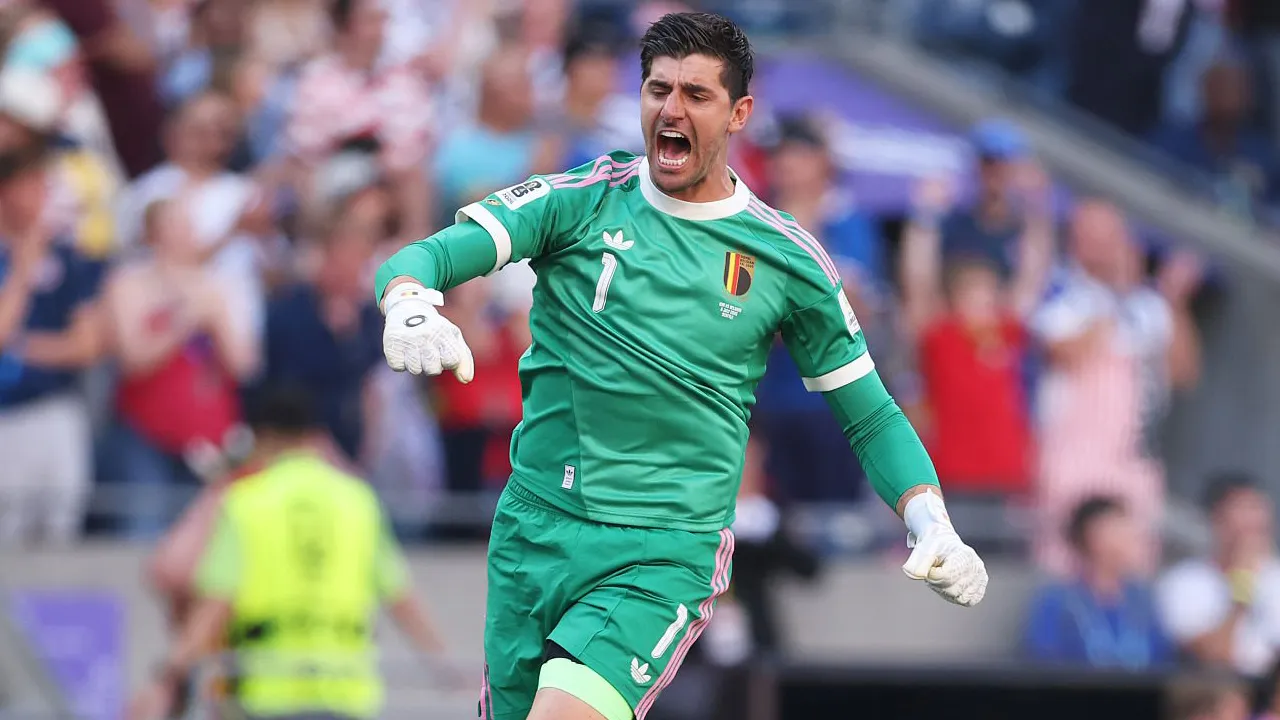 Real Madrid Mulai Cari Penerus Thibaut Courtois, Verbruggen Masuk Radar