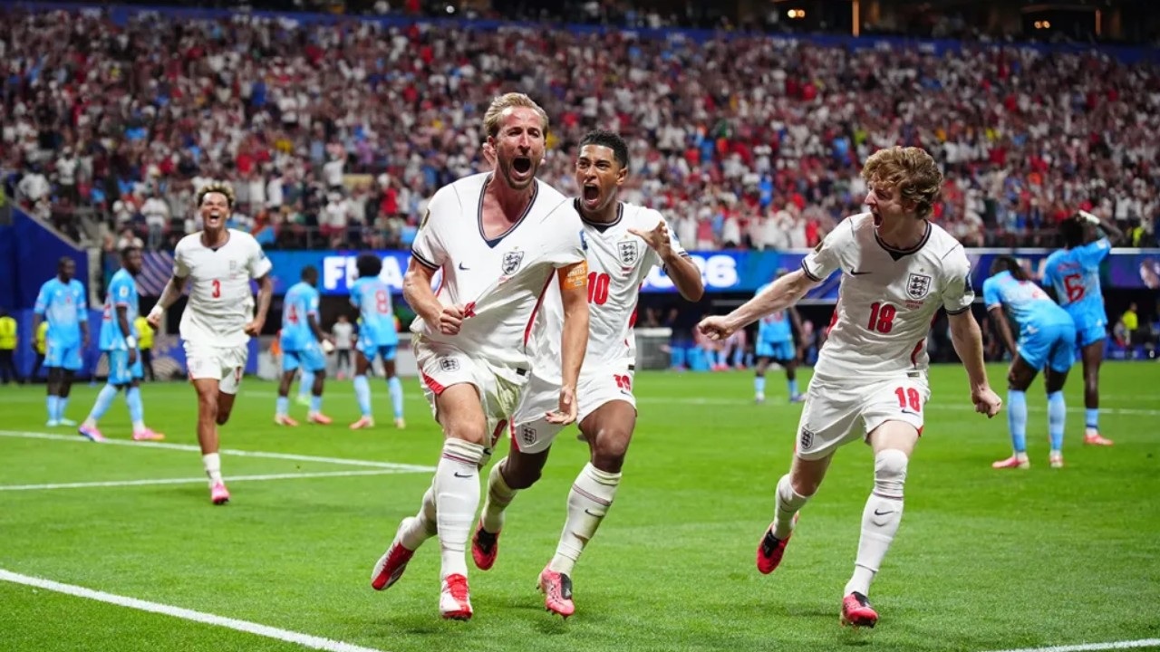 Rekornya Kembali Disamai Harry Kane, Micah Richards Ledekin Lineker