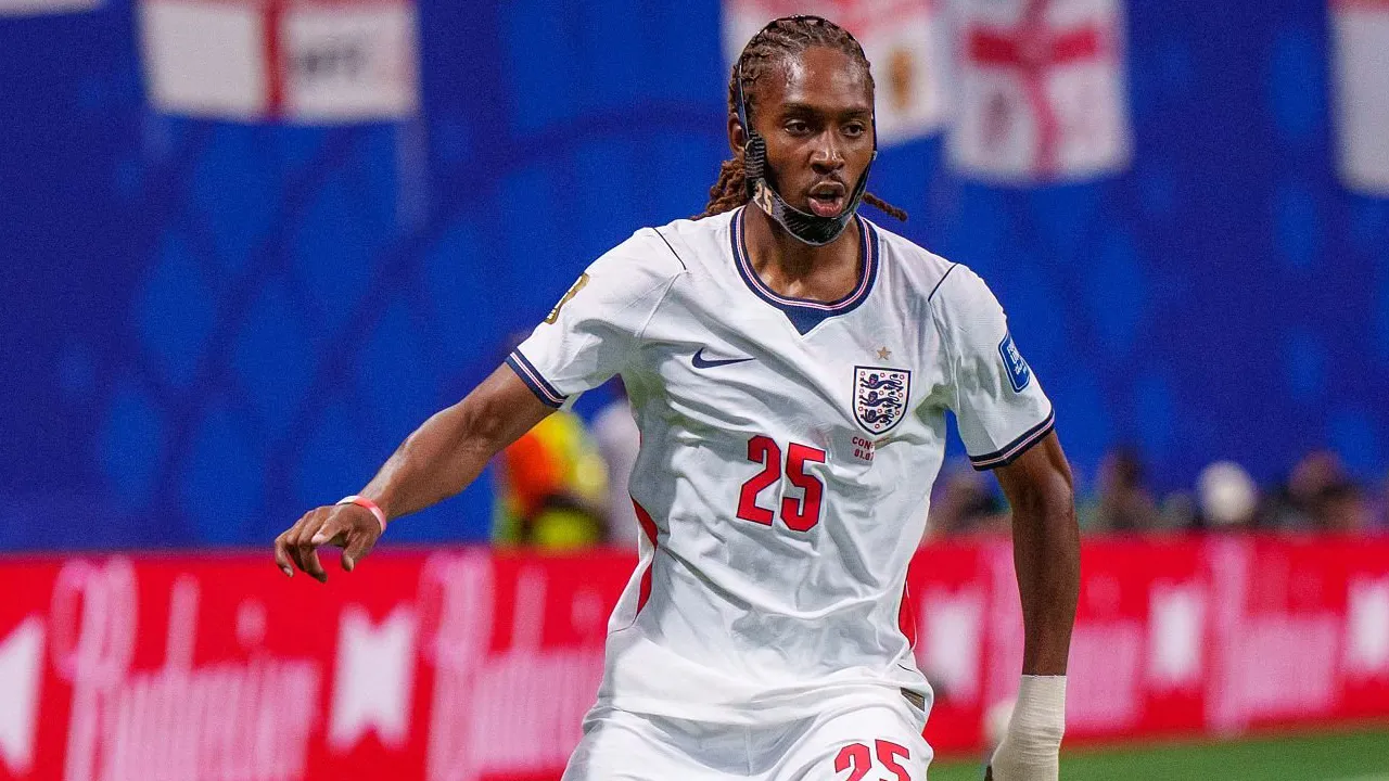 Everton Bidik Djed Spence dan Ben White untuk Perkuat Pertahanan
