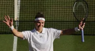 Hasil Wimbledon: Karolina Muchova Kubur Mimpi Naomi Osaka