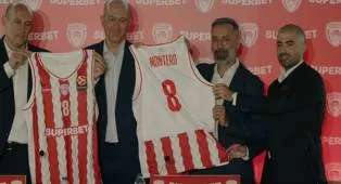 Jean Montero Resmi Diperkenalkan sebagai Pemain Olympiacos