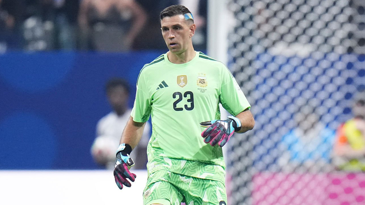 Juventus Coba Percepat Perburuan Emiliano Martinez dari Aston Villa