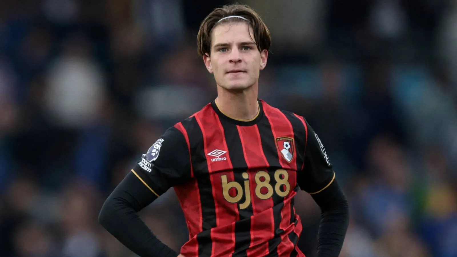 Manchester United Serius Incar Bintang Bournemouth Alex Scott - sumber: (givemesport)