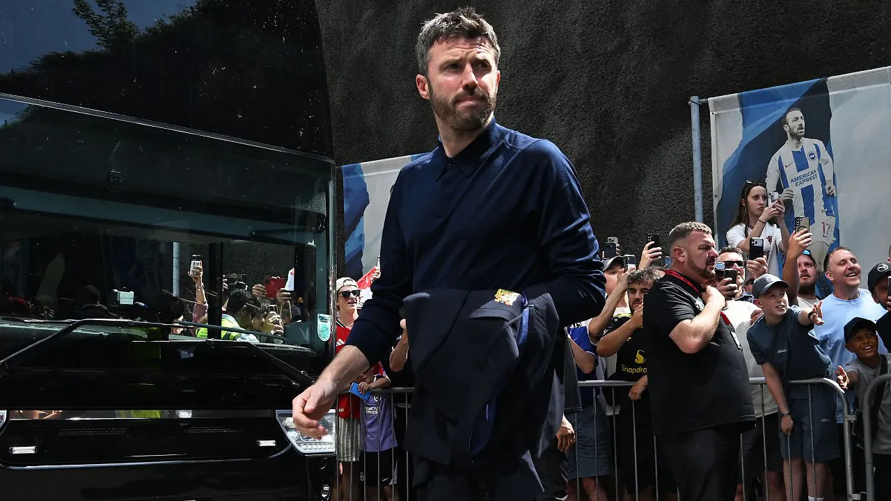 Michael Carrick Optimis MU Siap Tantang Tim-Tim Terbaik Musim Depan
