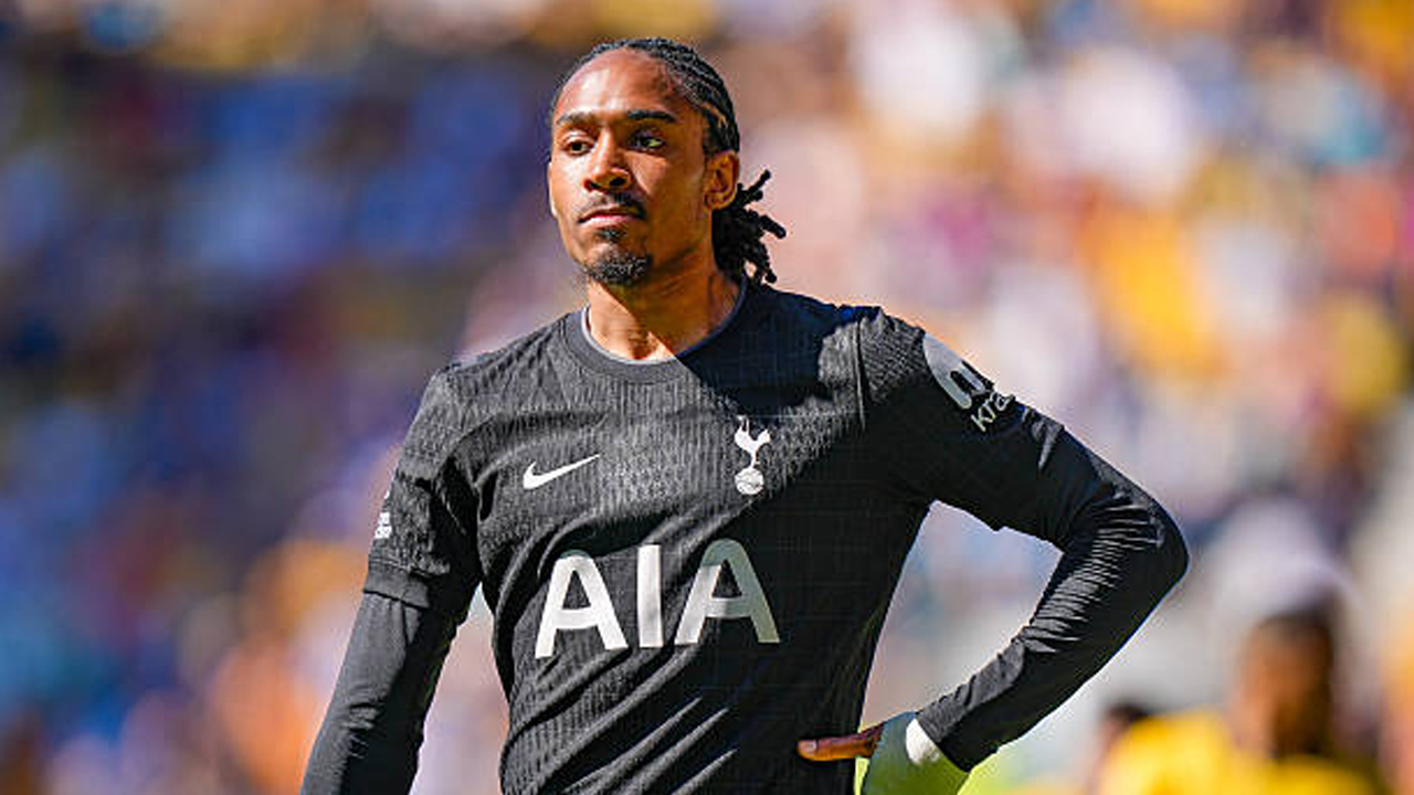 Perkuat Sisi Kanan Pertahanan, Everton Tertarik Rekrut Djed Spence