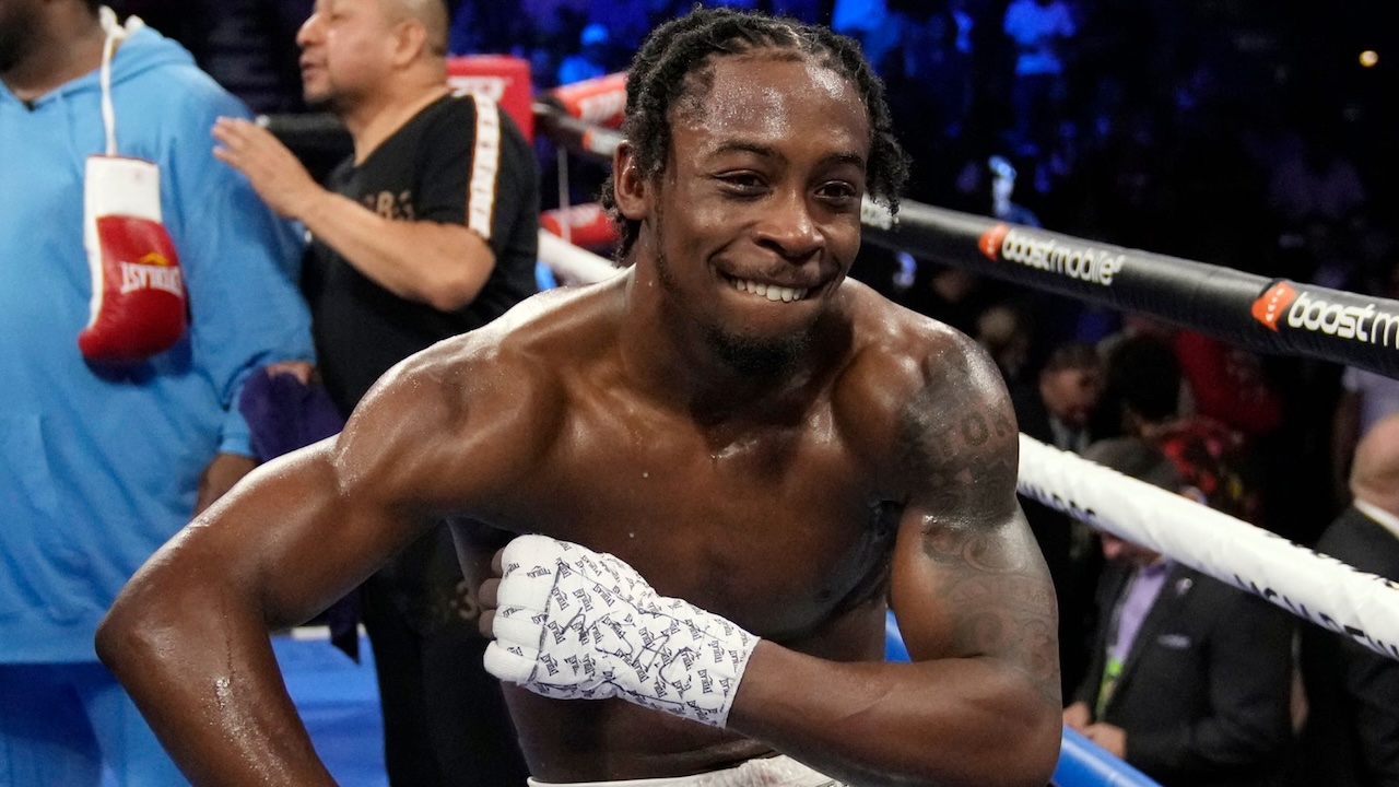 Bradley Soroti Gaya Bertarung Keyshawn Davis yang Bisa Hentikan Haney