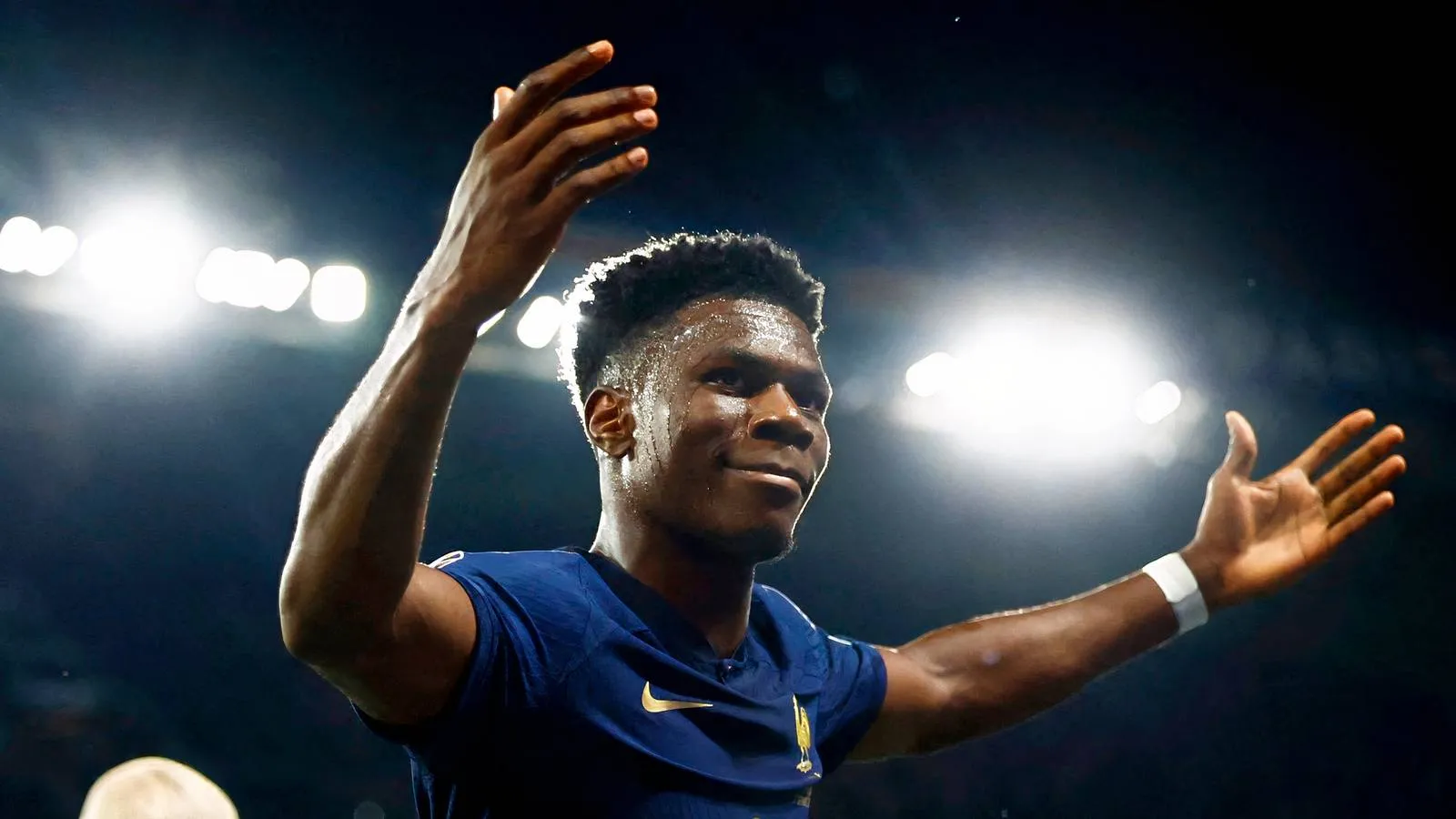 Manchester United Terpukul dengan Kabar Terkini Tchouameni dari Fabrizio Romano - sumber: (givemesport)