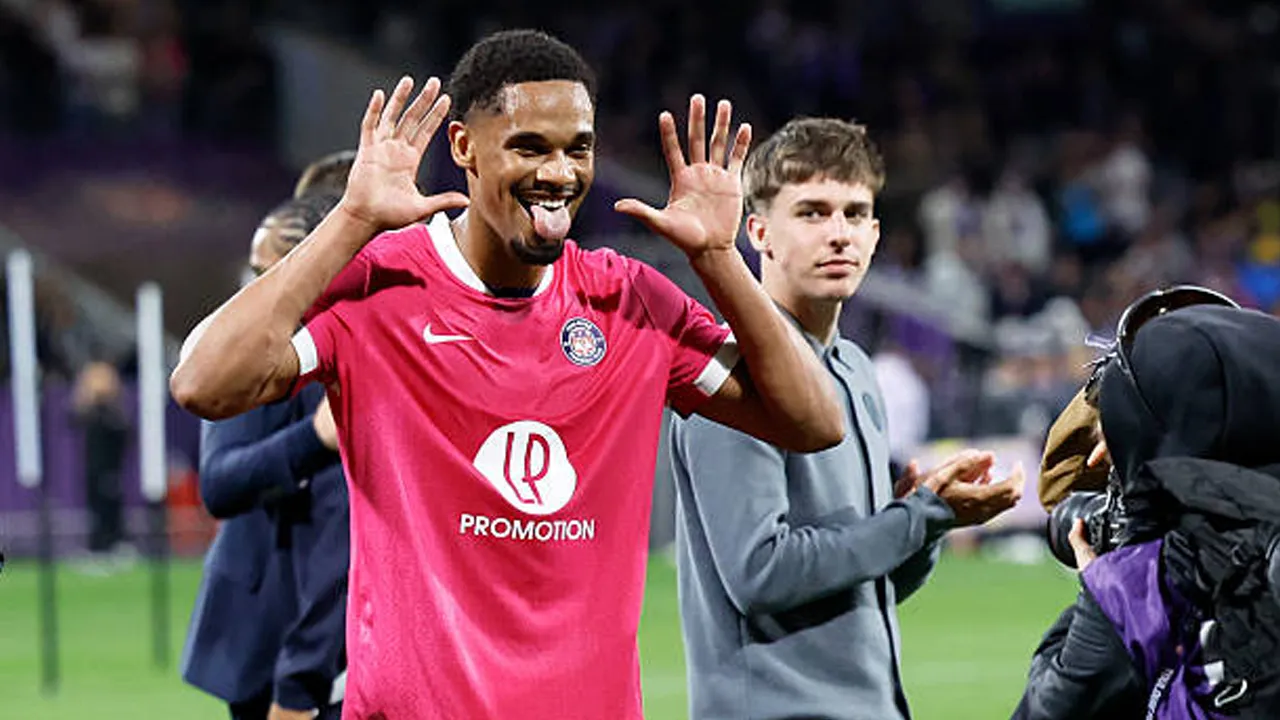Teken Kontrak Lima Tahun, Emersonn Resmi Gabung Ipswich Town