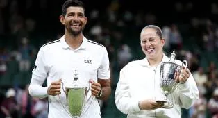 Hasil Wimbledon: Jelena Ostapenko Dan Marcelo Aravelo Kampiun Di London