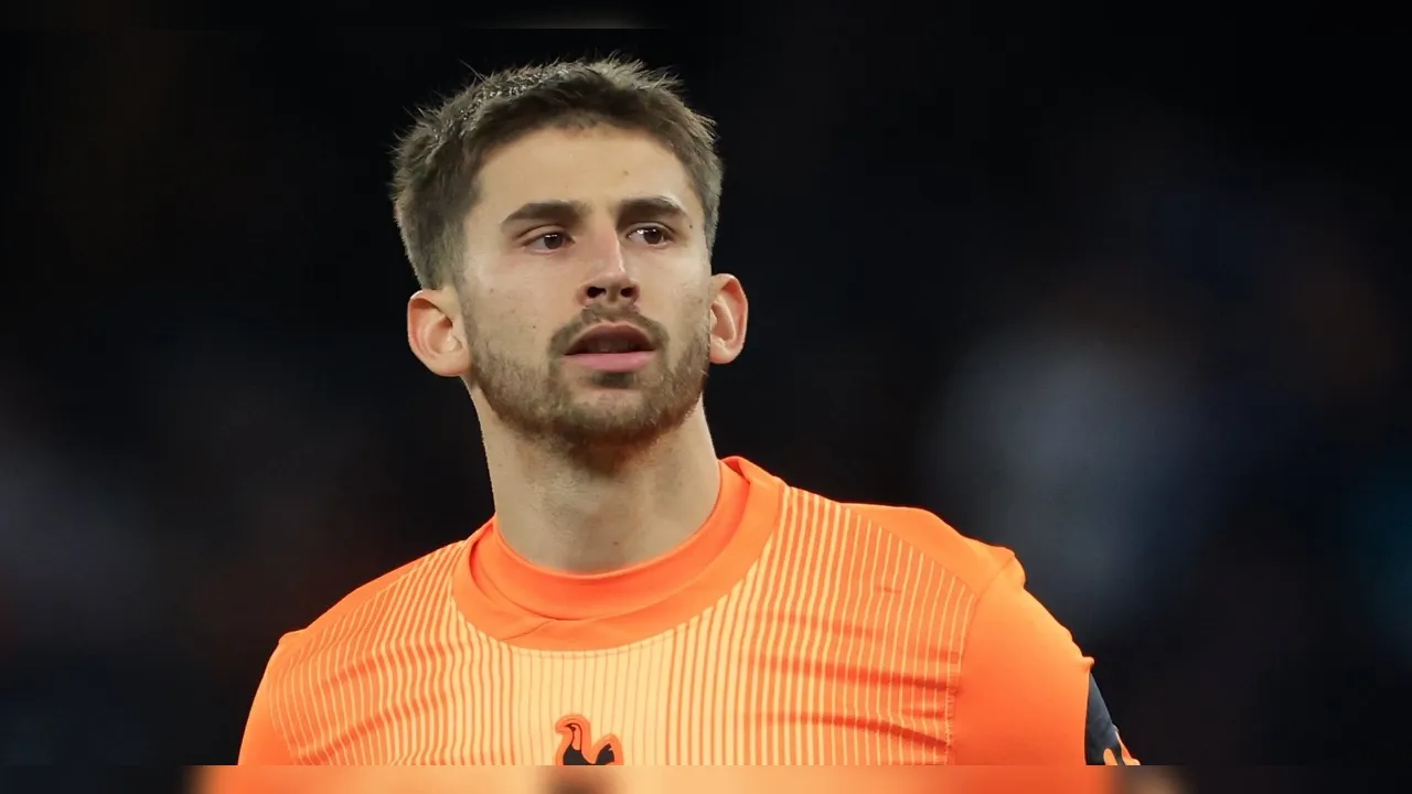 Kiper Tottenham