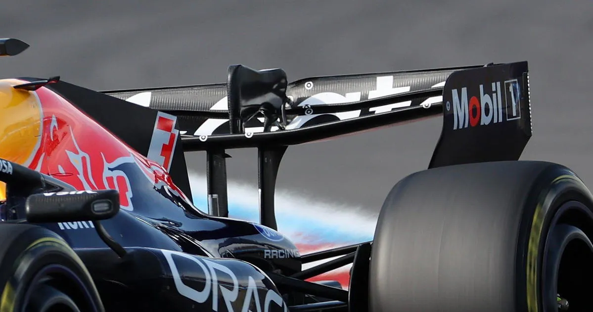 Masalah Sayap RB22 Red Bull Picu Insiden Verstappen - sumber: (racingnews365)