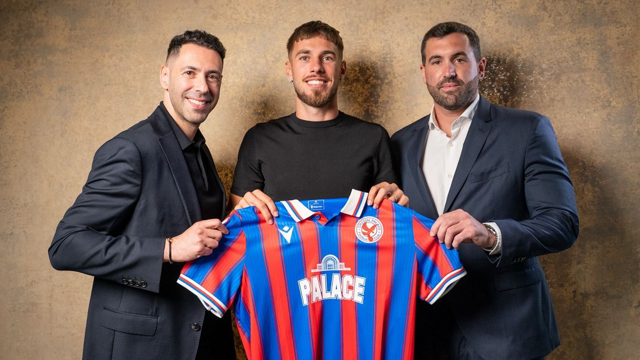 Oscar Mingueza Pilih Crystal Palace, Bidik Trofi Bersama Pierre Sage