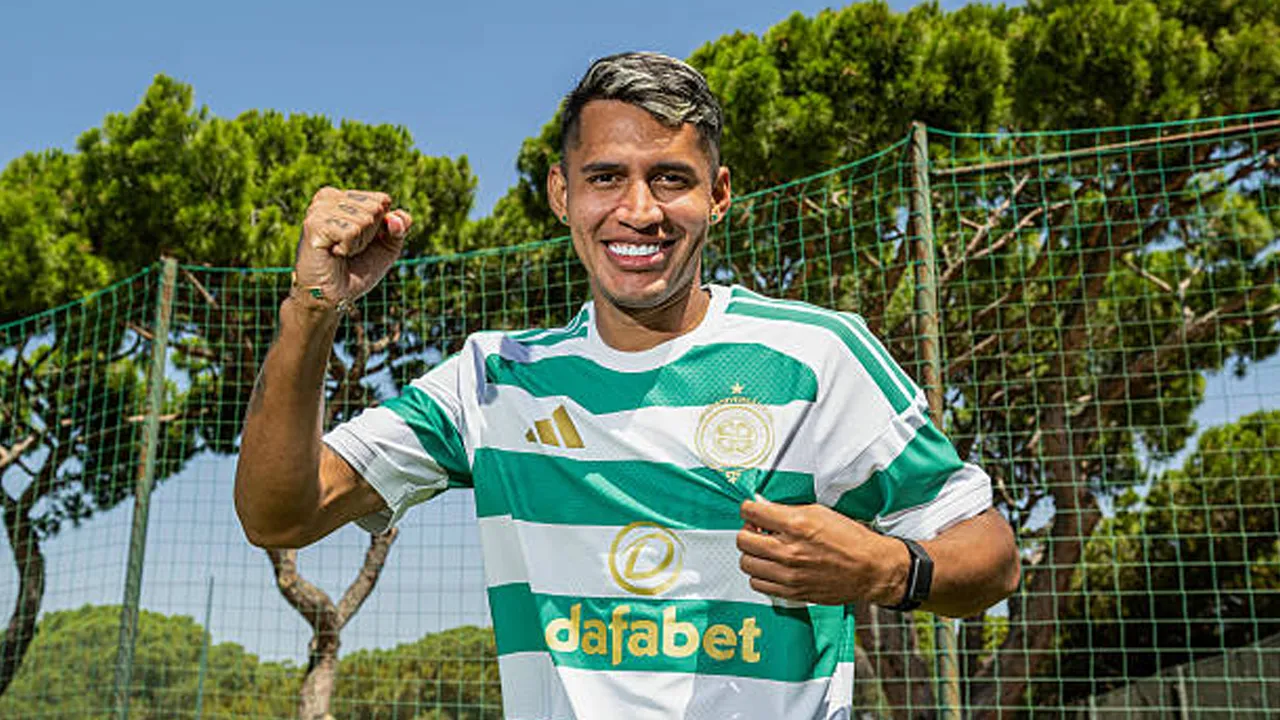 Perkuat Lini Serang, Camilo Duran Resmi Jadi Rekrutan Pertama Celtic