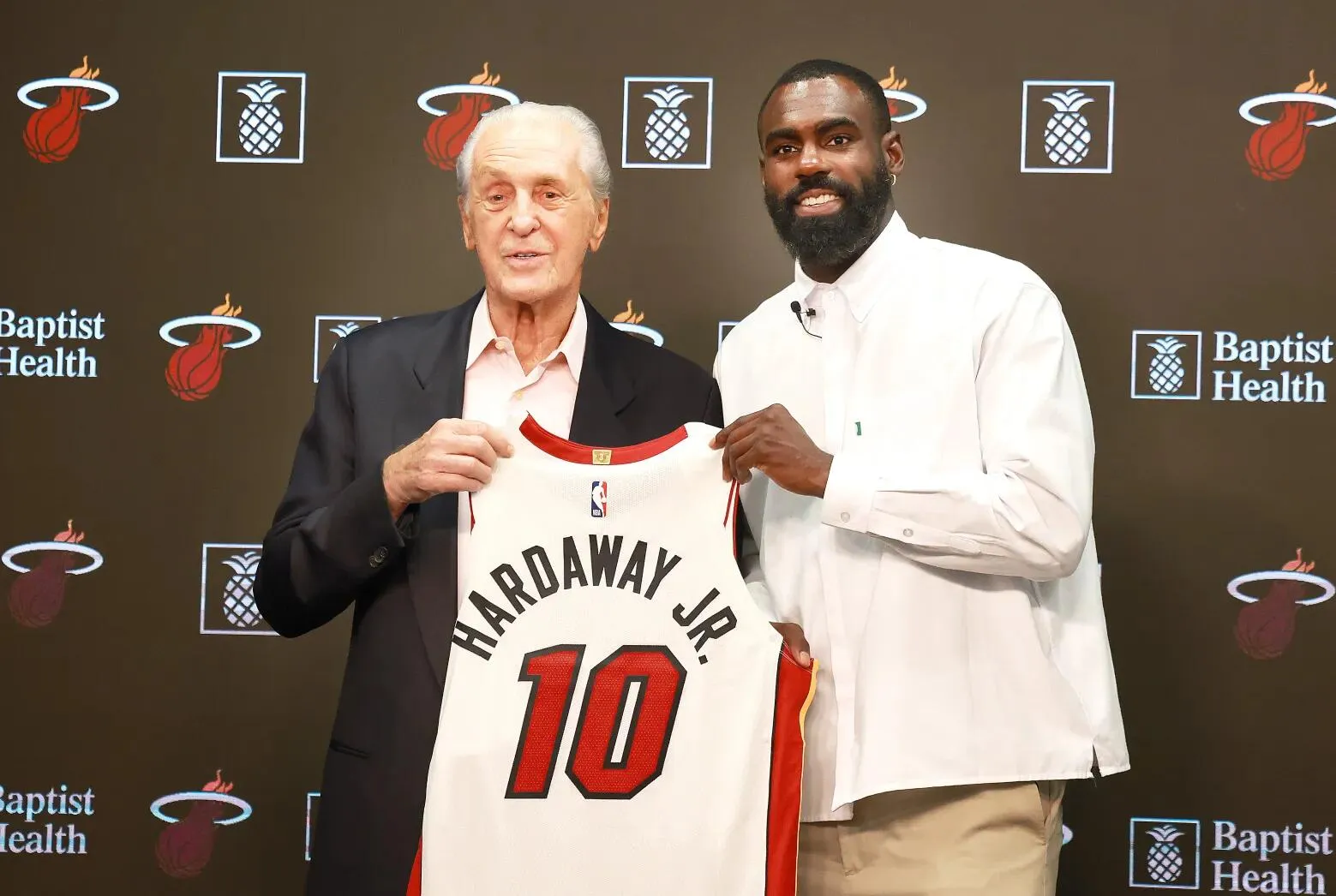 Tim Hardaway Jr. Kenakan Nomor 10 di Miami Heat - sumber: (mainbasket)