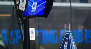 VAR Akan Tinjau Ulang Sepak Pojok dan Kartu Kuning Kedua di Serie A