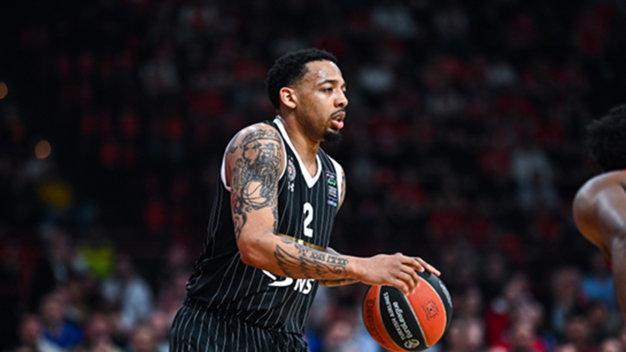 Carlik Jones Mengecam Partizan Belgrade di Media Sosial