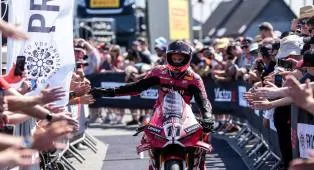 Hasil Superpole WSBK Inggris: Bulega Samai Rekor Rea