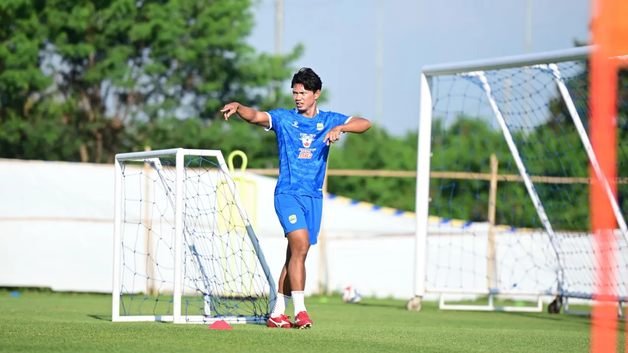 Asisten pelatih Persib, Achmad Jufriyanto
