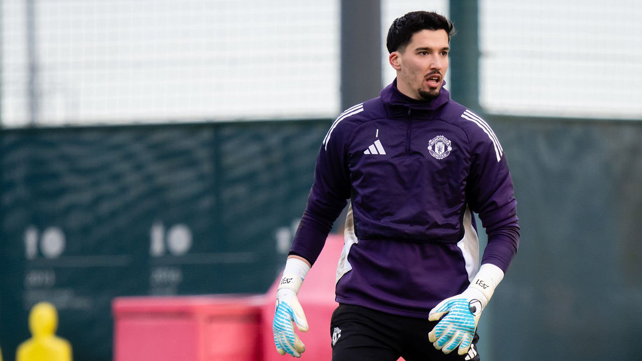 Karl Darlow Datang, Altay Bayindir Makin Dekat Tinggalkan MU