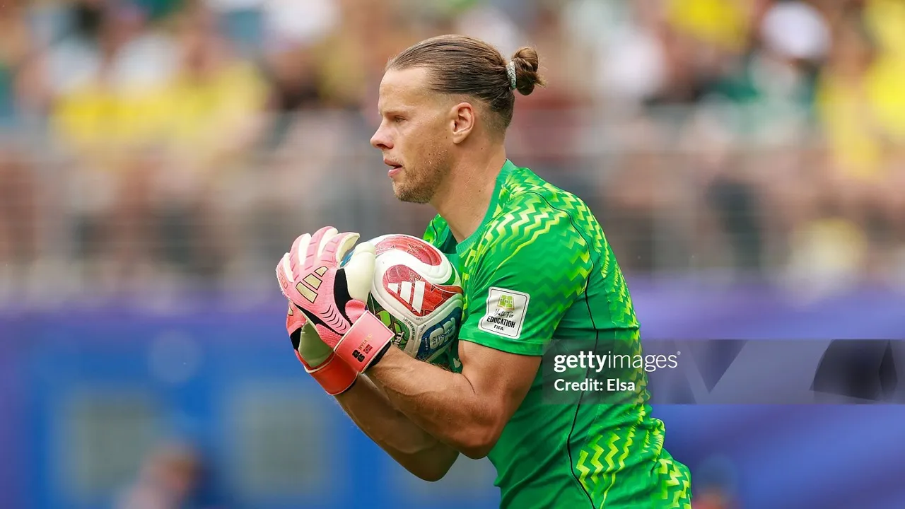 Orjan Nyland tak lagi masuk radar Leeds United pada bursa transfer musim panas