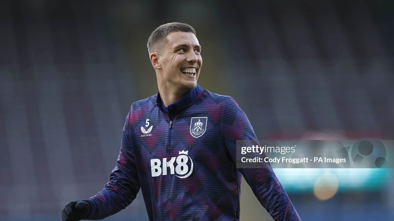 RB Leipzig Serius Kejar Maxime Esteve, Burnley Bersiap Lepas Bek Andalannya