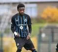 Barcelona Bisa Segera Memperkenalkan Jesse Bisiwu
