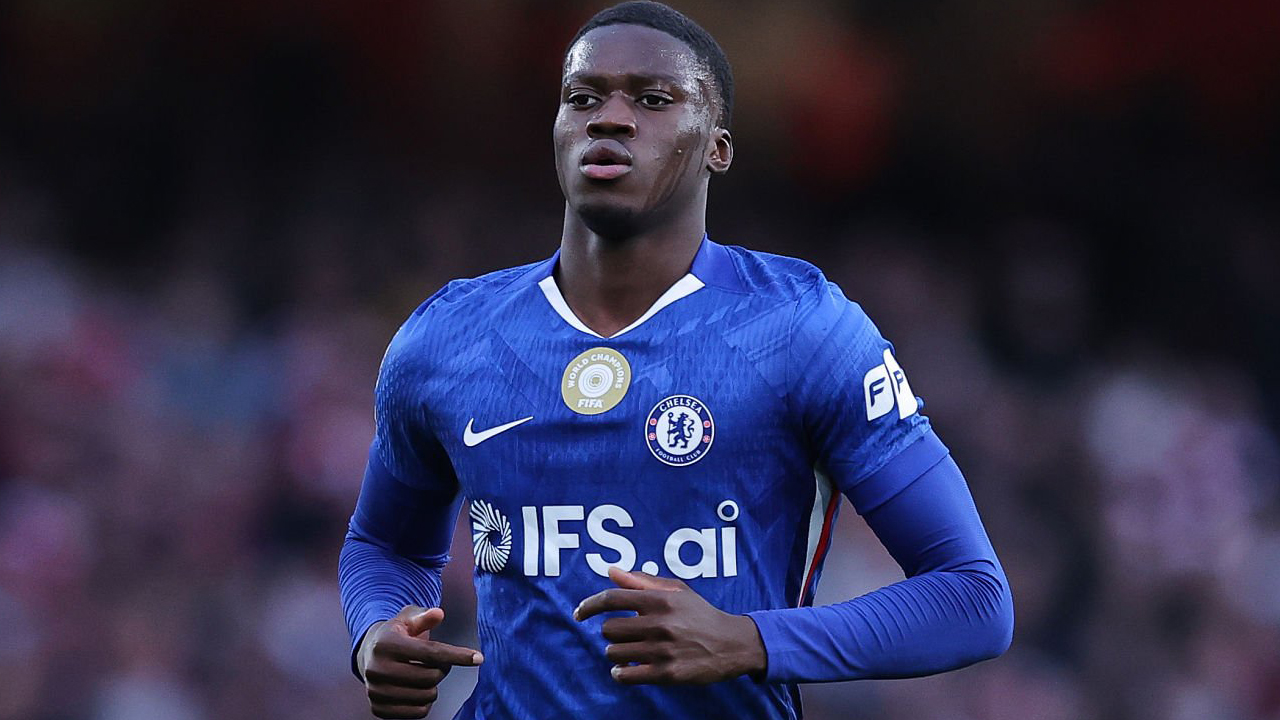 Como Buka Pembicaraan dengan Chelsea untuk Transfer Mamadou Sarr