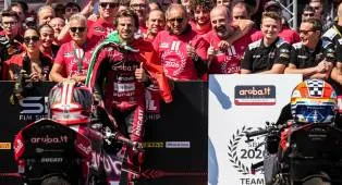 Hasil Race 2 WSBK Inggris: Bulega Catat Back To Back Kemenangan