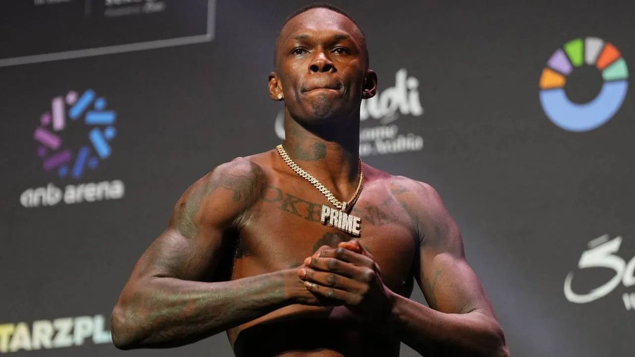 Meski memunculkan berbagai emosi, Israel Adesanya meyakini perubahan ini adalah langkah yang tepat untuk melanjutkan kariernya. (Foto: Fight TV)