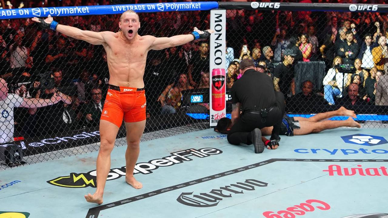 Paddy Pimblett Bungkam Benoit Saint-Denis dalam 52 Detik di UFC 329