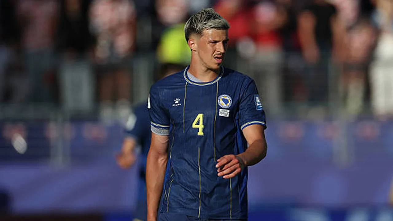 Sunderland Salip Leeds dalam Perburuan Bek Sassuolo, Tarik Muharemovic