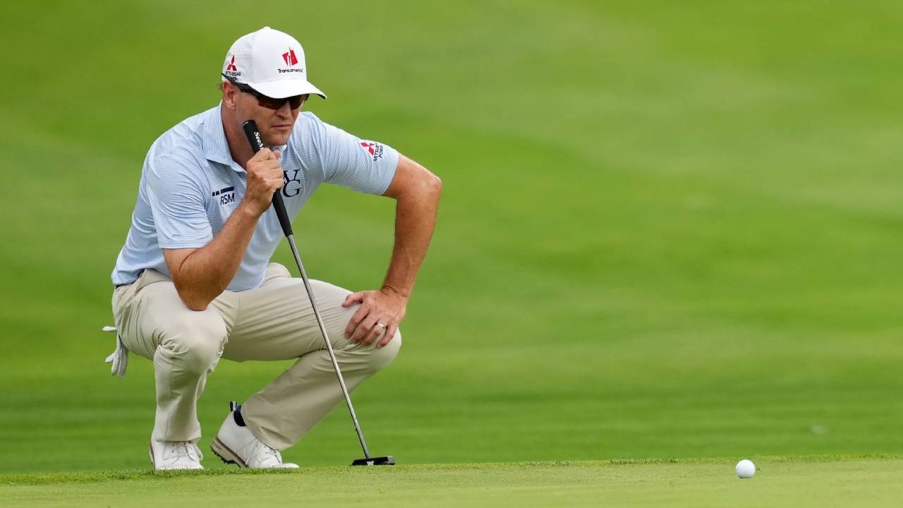 Zach Johnson Perlebar Keunggulan di Kaulig Companies Championship