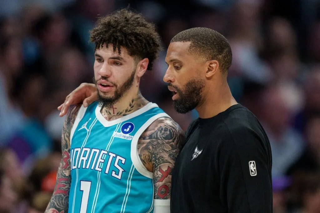 Charlotte Hornets Bangun Identitas Baru Usai LaMelo Ball Pergi - sumber: (mainbasket)