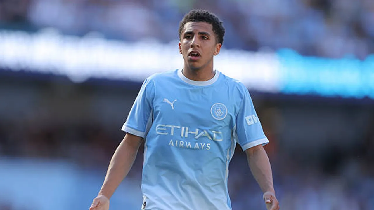 Iman Ubah Cara Pandang Rico Lewis, Gelandang Manchester City Aktif Bantu Tunawisma