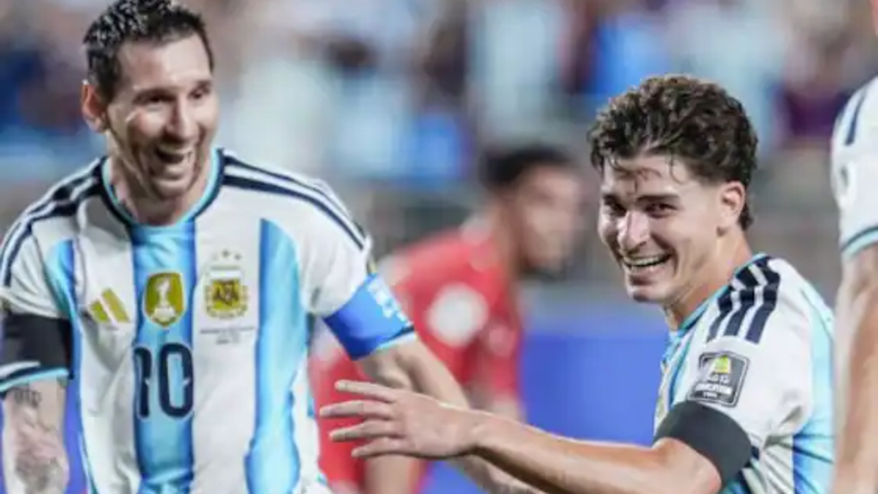 Lionel Messi: Julian Alvarez Cetak Gol Luar Biasa, Itu Bukan Hal Baru
