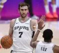 Luke Kornet Rayu LeBron Gabung ke Spurs Lewat Voice Note