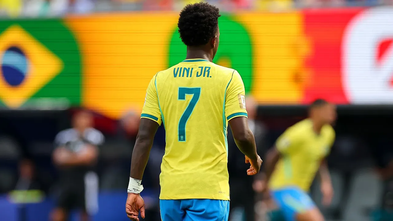 Mourinho Turun Tangan Yakinkan Vinicius Junior Teken Kontrak Baru