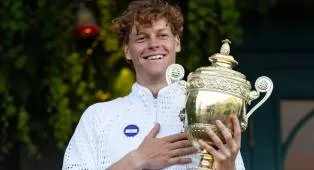 Pertahankan Gelar Wimbledon, Jannik Sinner Samai Pencapaian Roger Federer