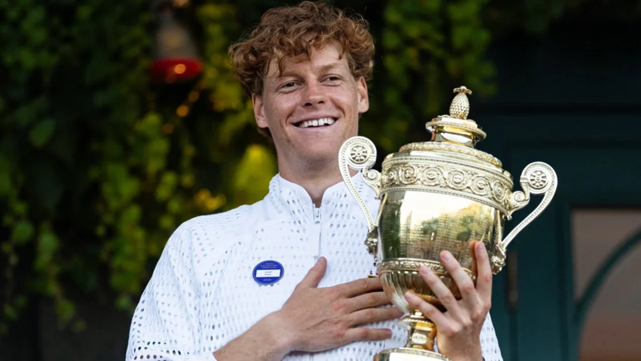 Pertahankan Gelar Wimbledon, Jannik Sinner Samai Pencapaian Roger Federer
