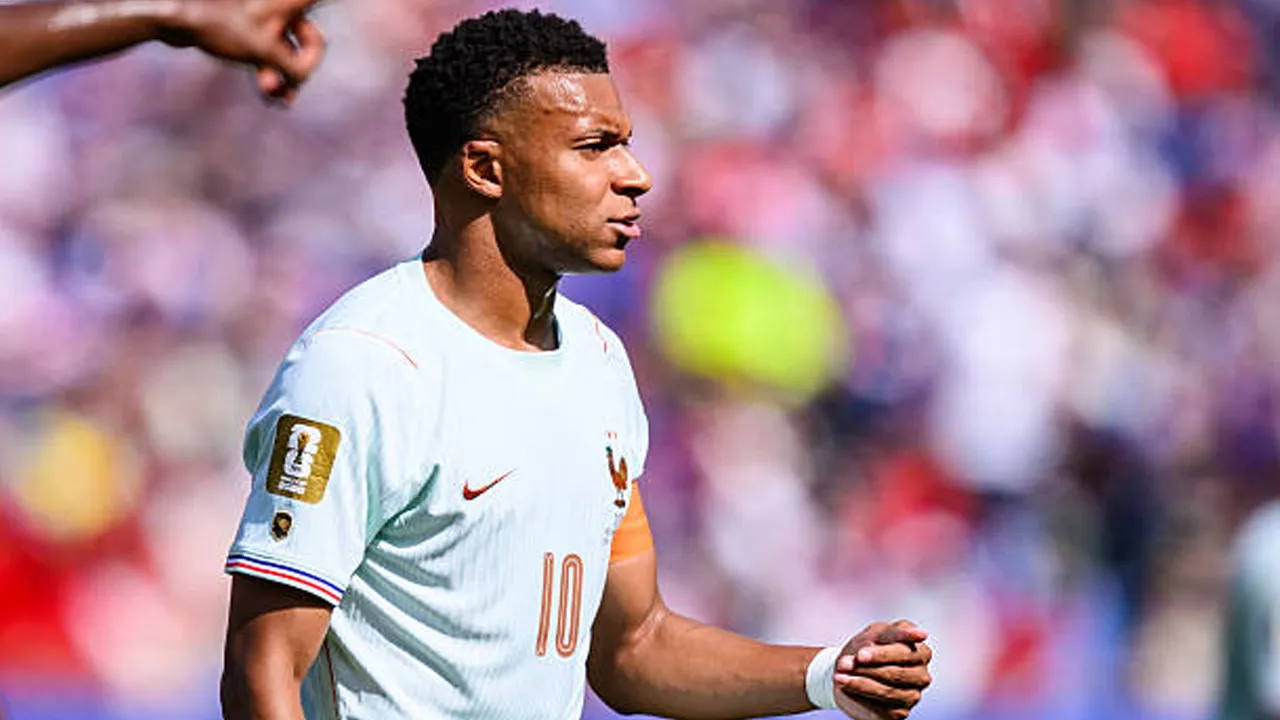 Samuel Eto'o Pertanyakan Perlakuan Prancis Terhadap Kylian Mbappe