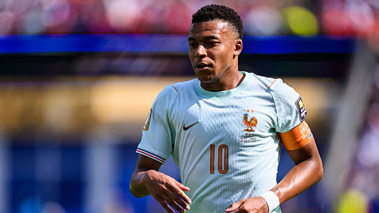 Singgung Penilaian Bias, Samuel Eto'o Angkat Isu Asal-usul Kylian Mbappe