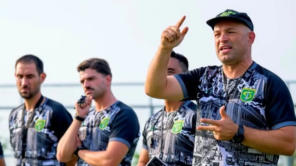 Taktik Inovatif Tavares: Persiapan Unik Persebaya Hadapi Pra - sumber: (ileagueid)