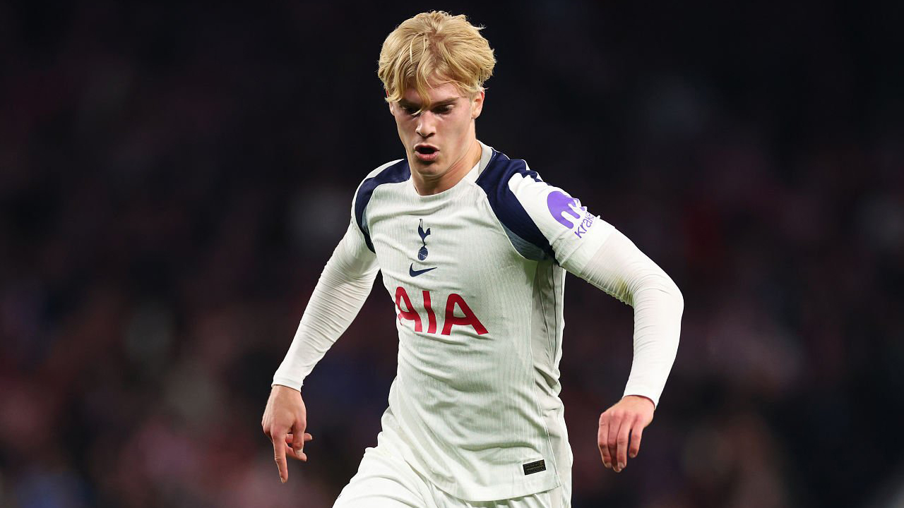 Tottenham dan Forest Mulai Bahas Potensi Transfer Lucas Bergvall